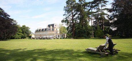 Stay at Chateaux Cheneviere on a Normandy bike tour